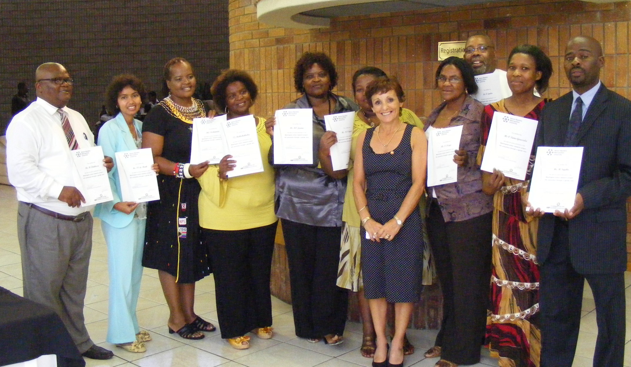 Prof Lesley Wood with the Masilingane participants (missing 2)